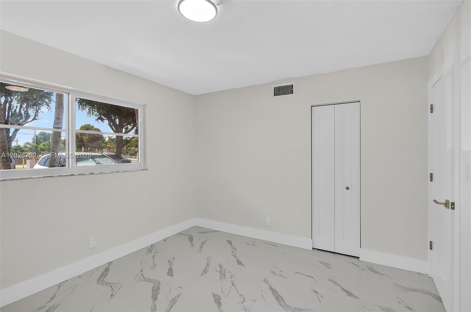 MEADOWBROOK LAKES CONDO - Residential