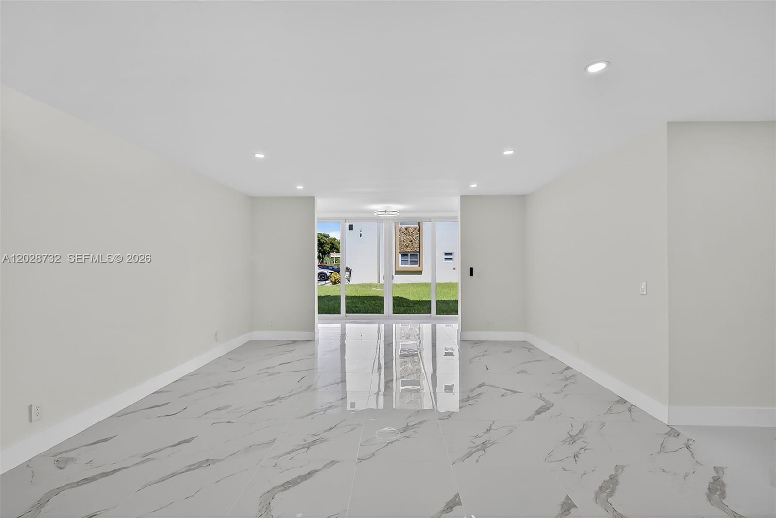 MEADOWBROOK LAKES CONDO - Residential