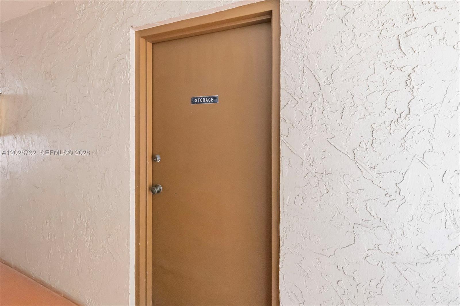 MEADOWBROOK LAKES CONDO - Residential
