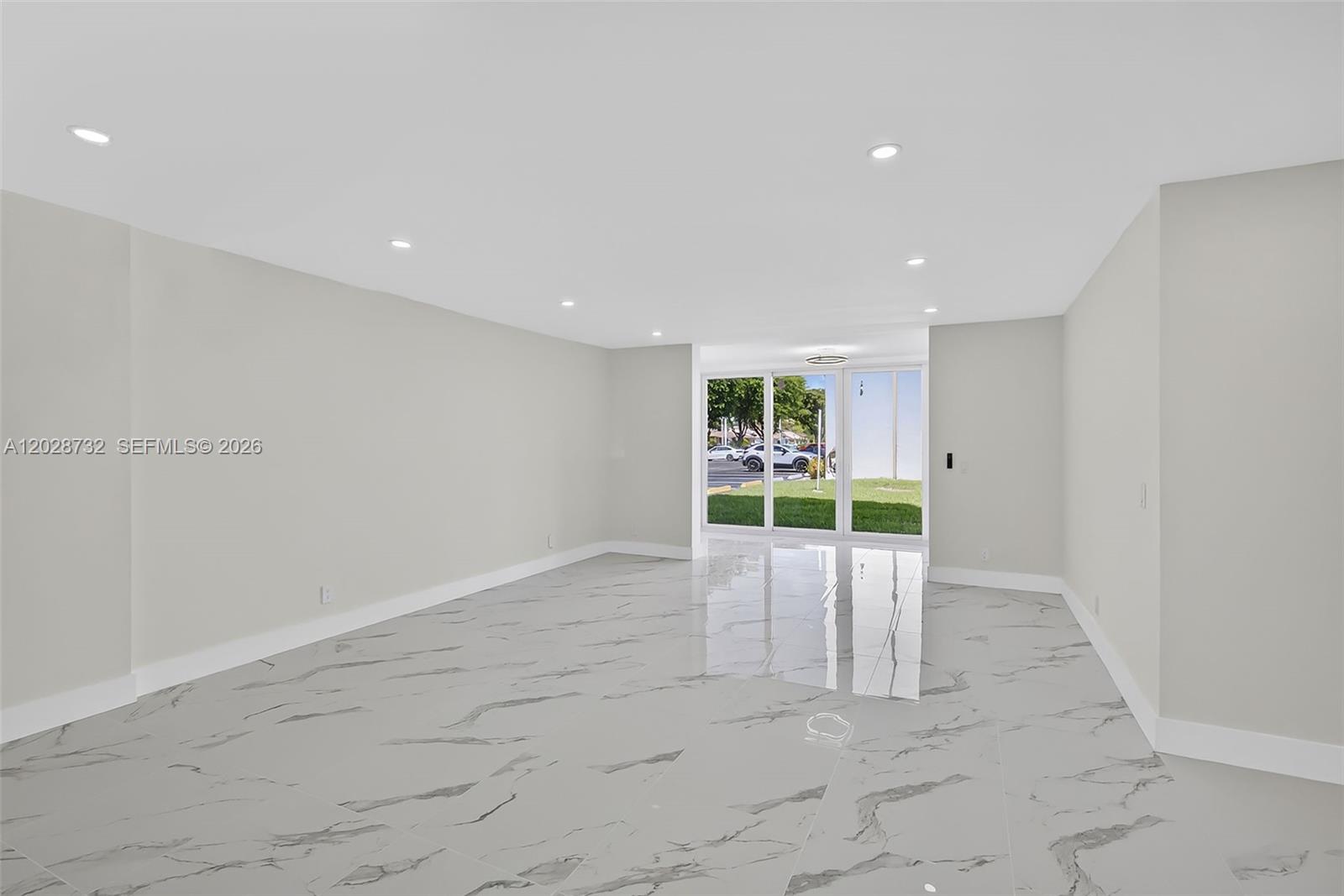 MEADOWBROOK LAKES CONDO - Residential