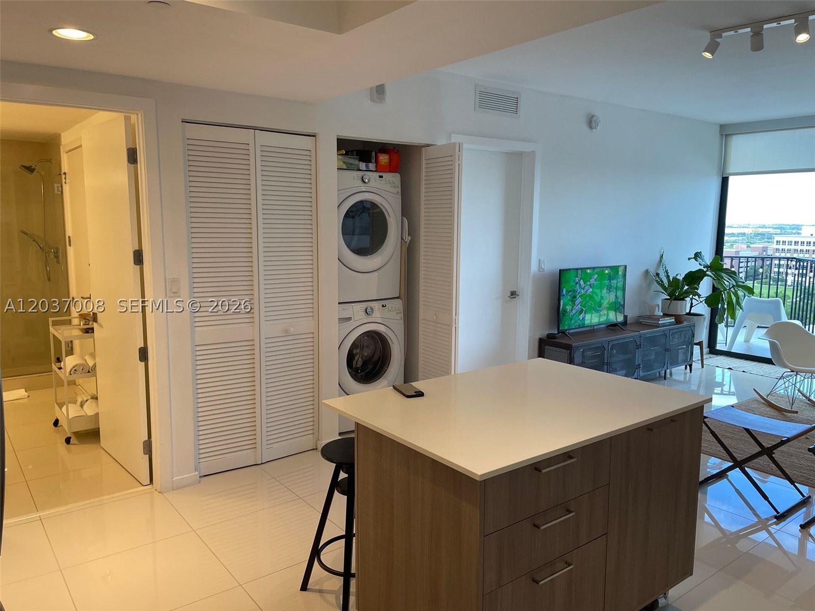 5252 PASEO CONDO - Residential Lease