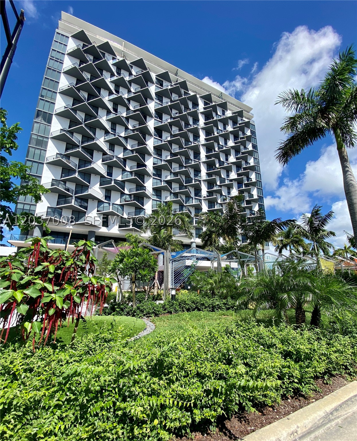 5252 PASEO CONDO - Residential Lease