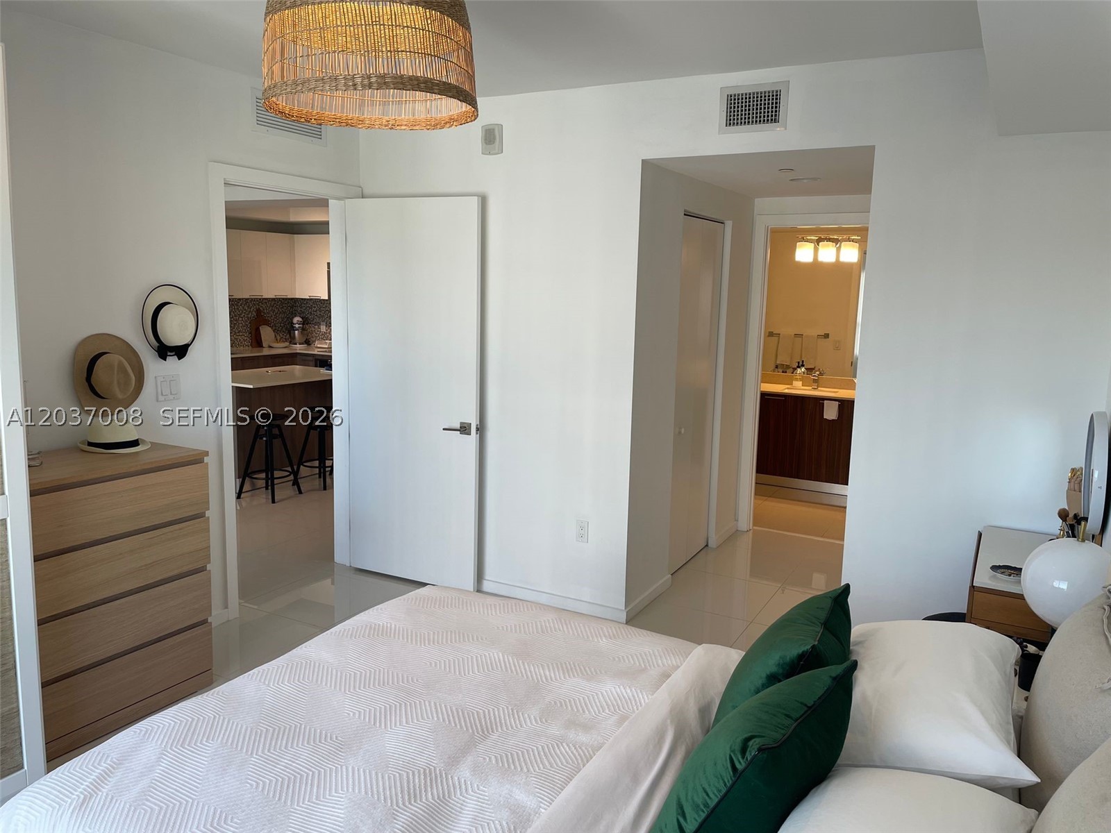 5252 PASEO CONDO - Residential Lease