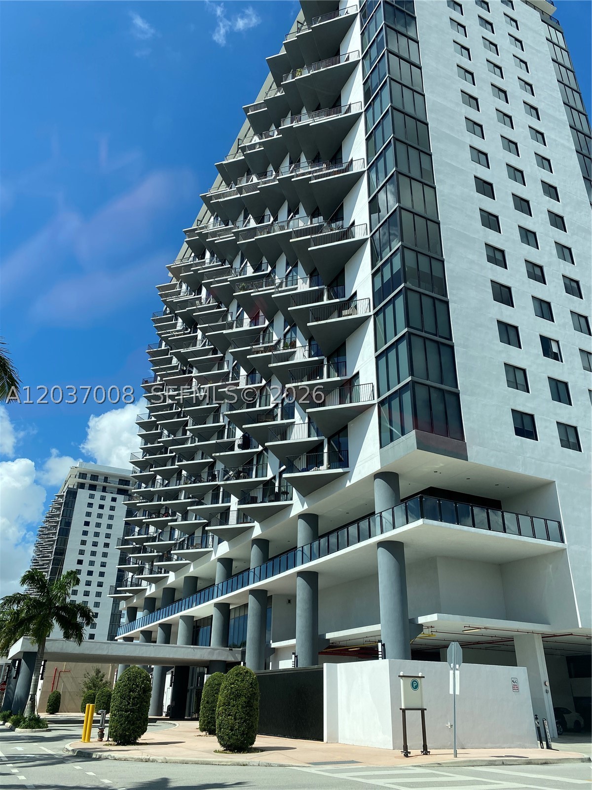 5252 PASEO CONDO - Residential Lease