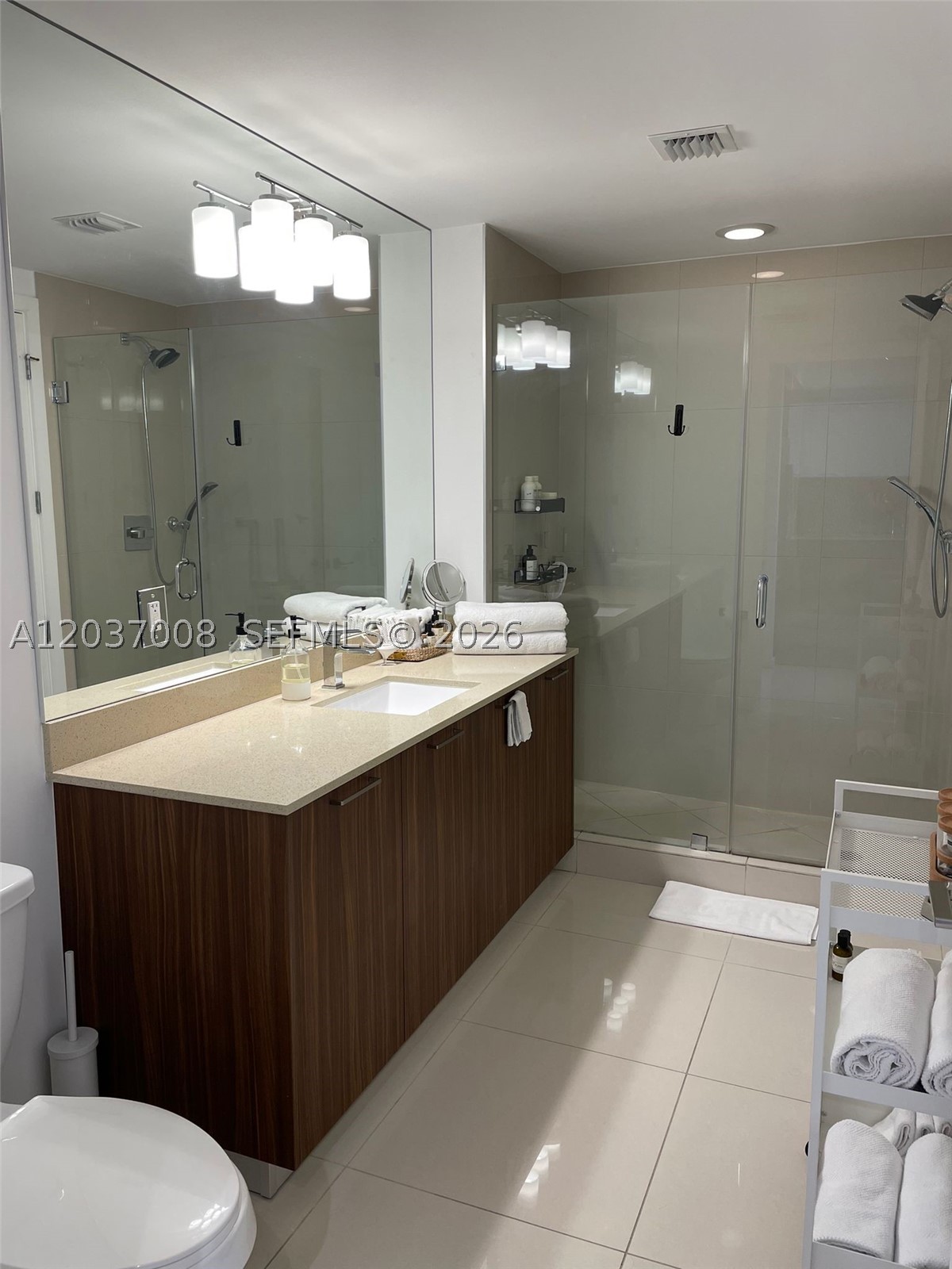 5252 PASEO CONDO - Residential Lease
