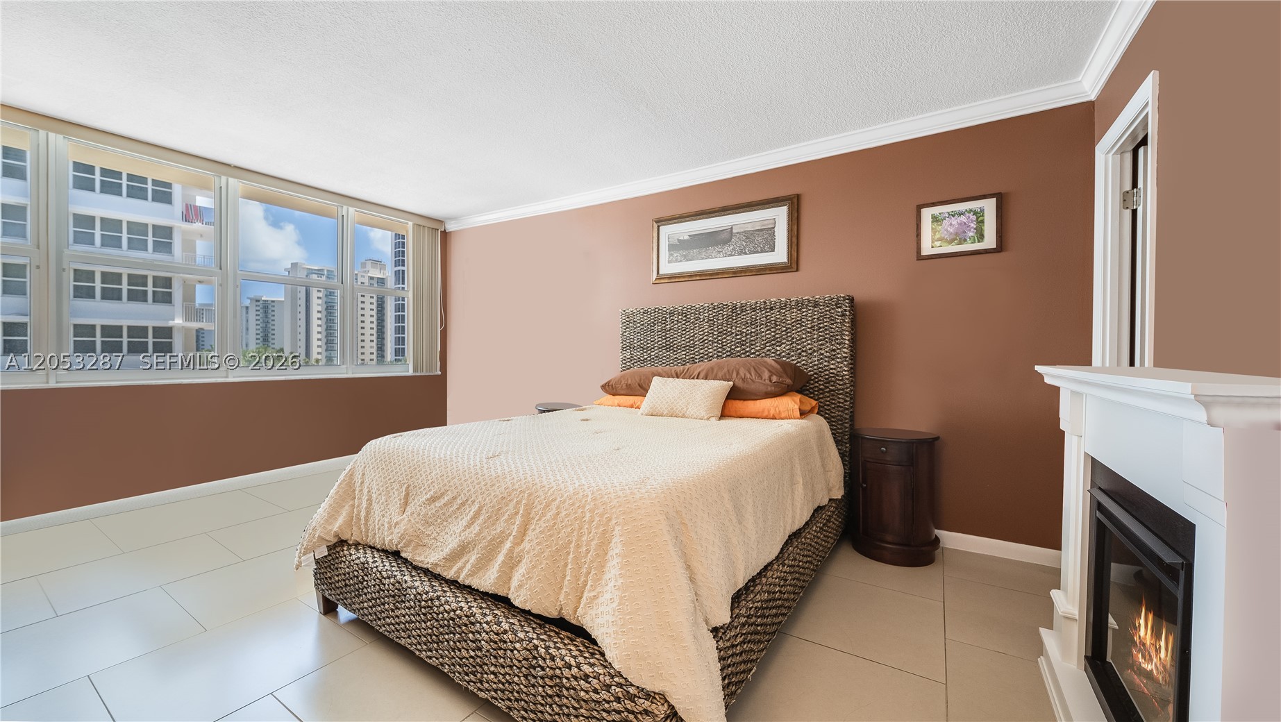 IMPERIAL TOWERS CONDO - Residential