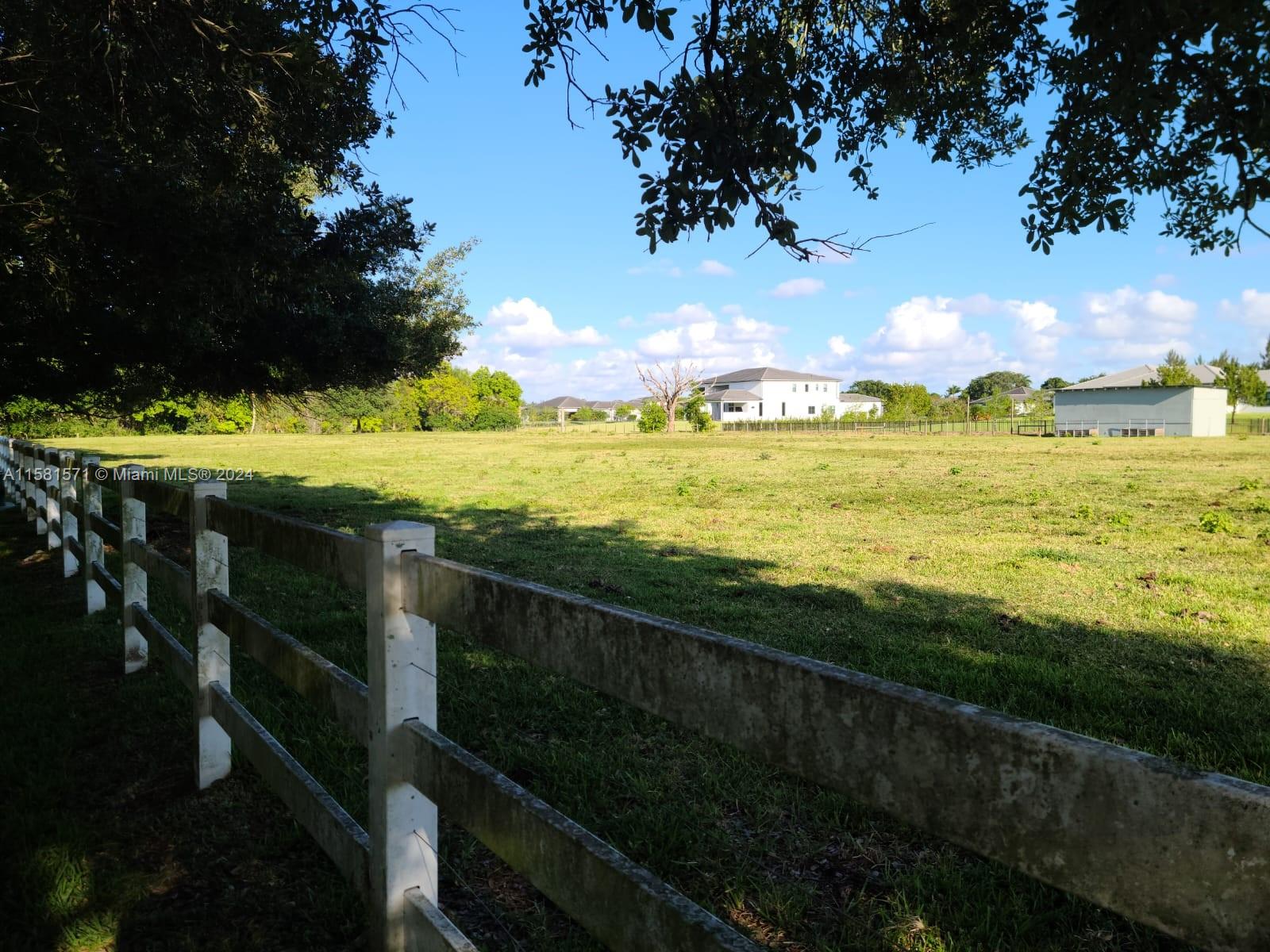 FL. Fruit Lands Co - Land