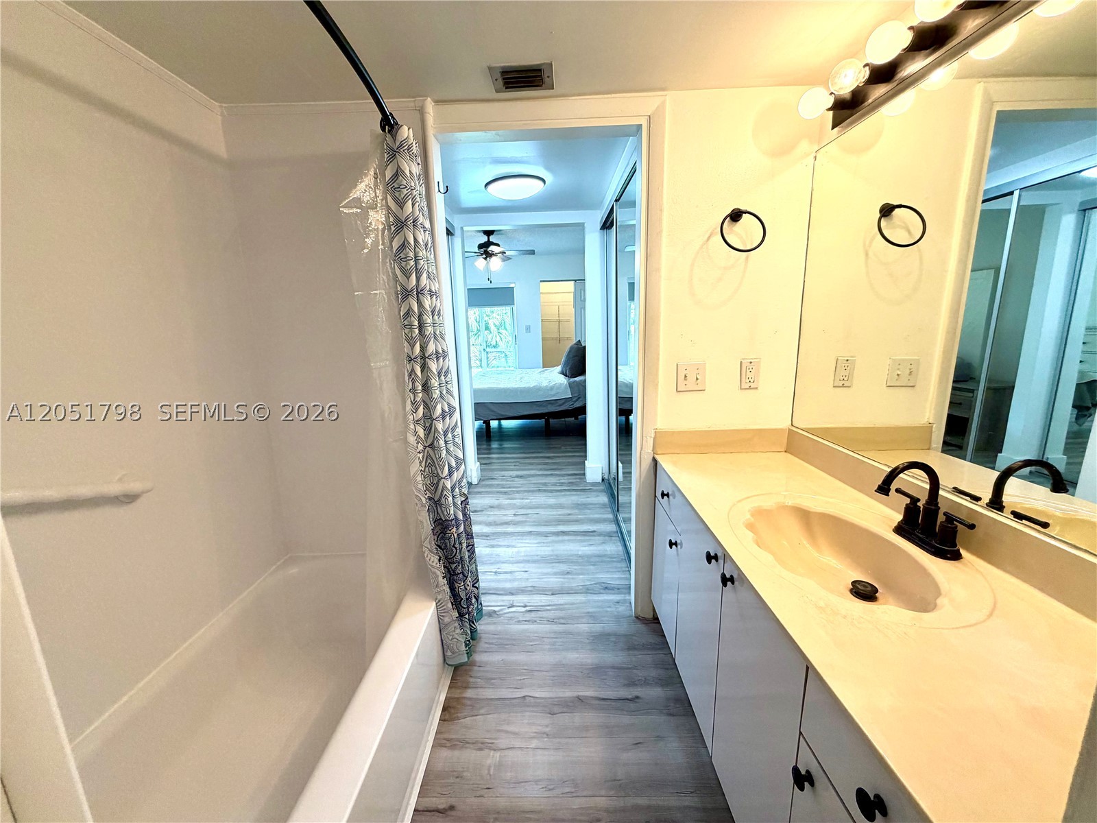 COUNTRY LANE CONDO #2 - Residential