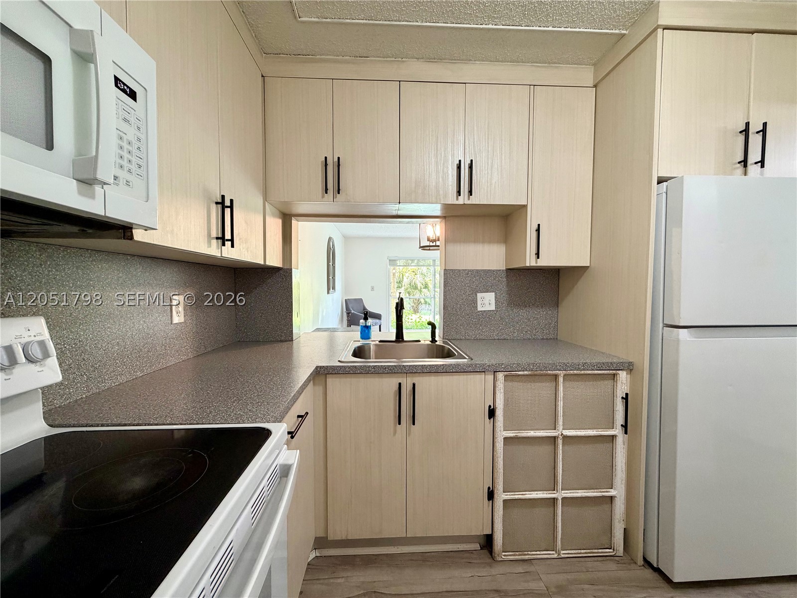 COUNTRY LANE CONDO #2 - Residential