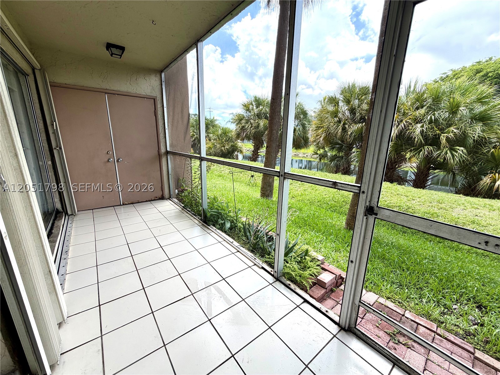 COUNTRY LANE CONDO #2 - Residential