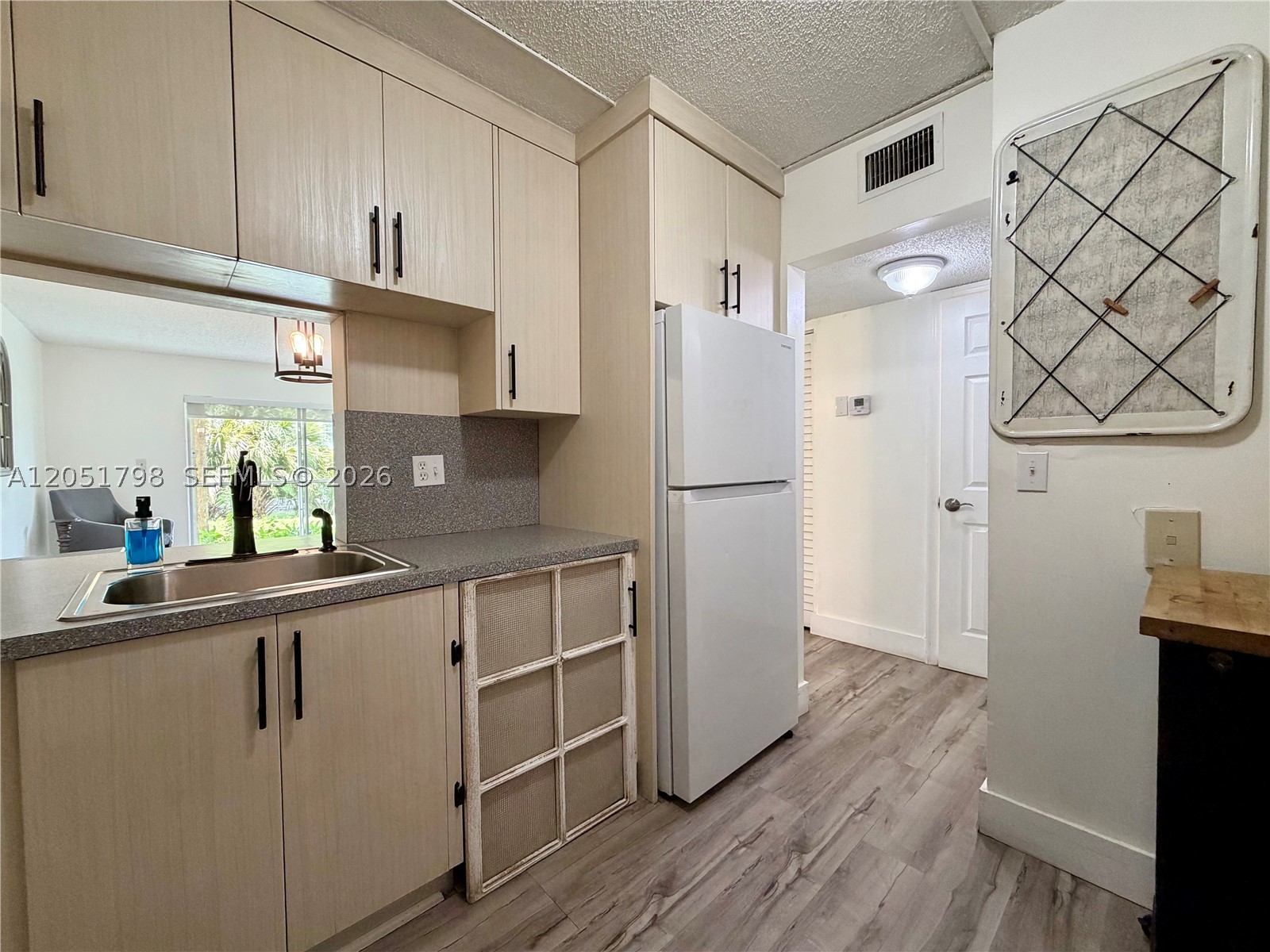 COUNTRY LANE CONDO #2 - Residential