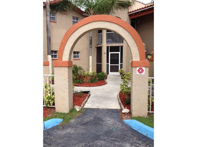 Beautiful 2 beds 2 baths Condo at Windmill Lakes, Tile & laminated wood floors. Kitchen with granite counter tops. Washer & Dryer inside unit.  Close to parks, shopping, and highways.  Association approval required, Association is also requesting 1 month  common area security deposit pay by the TENANT, EASY TO SHOW. PETS UP TO 10LBS