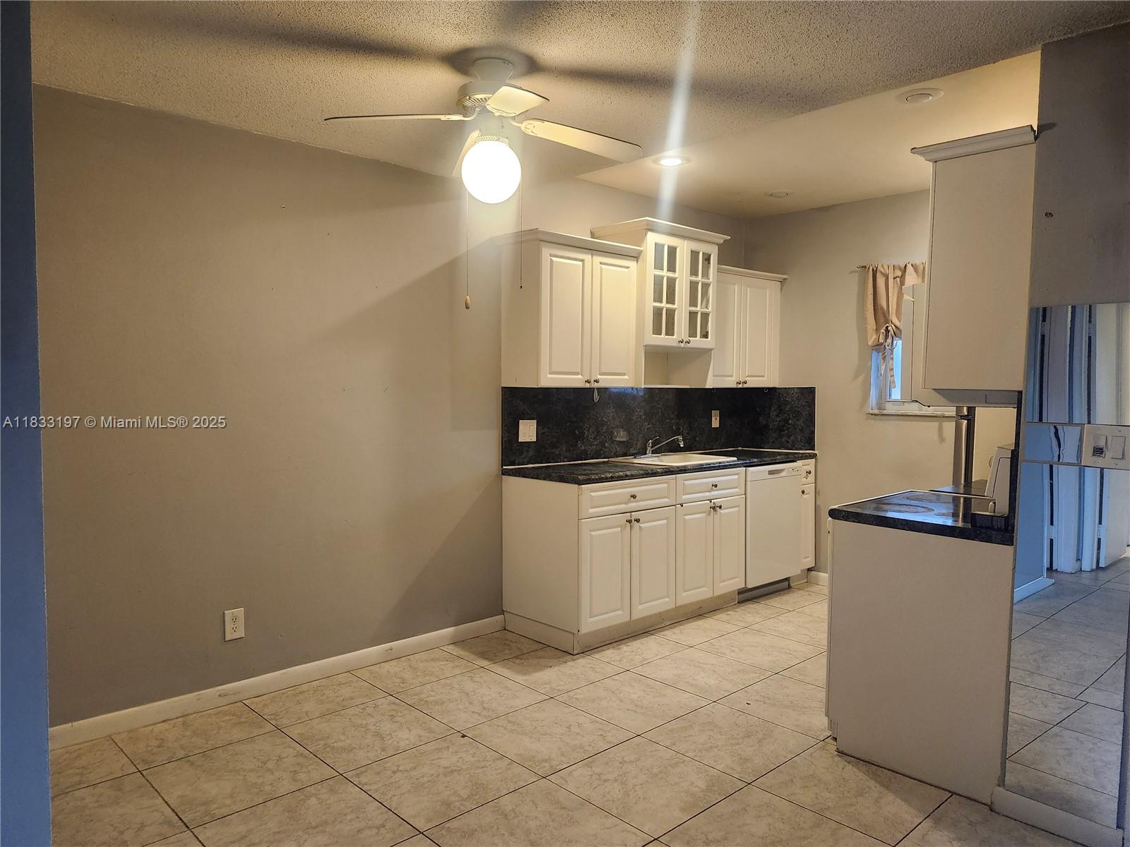 STRAND PLAZA CONDO - Residential Lease