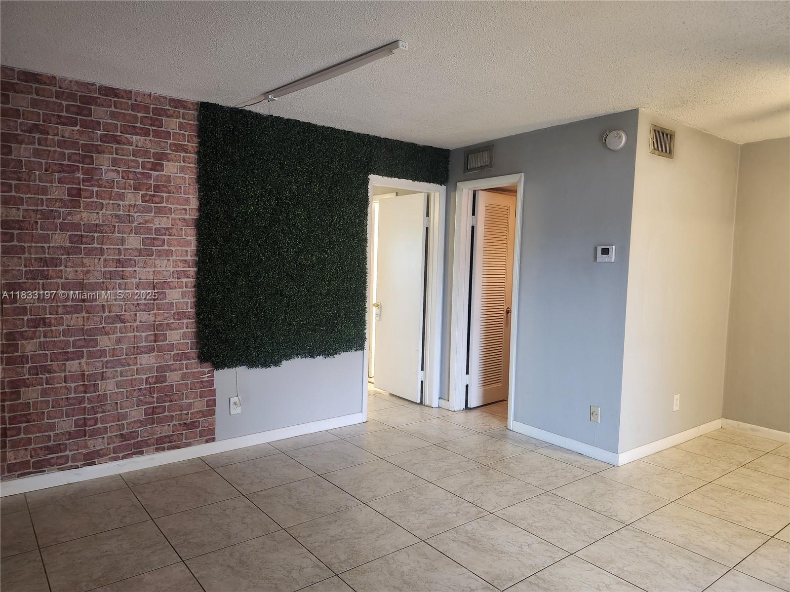 STRAND PLAZA CONDO - Residential Lease