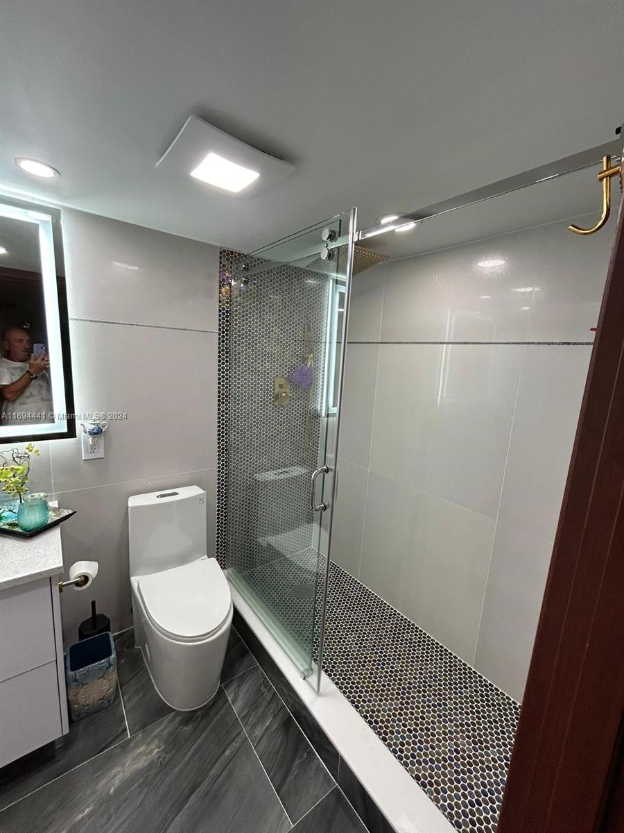 ANTIGUA VILLAGE I E CONDO - Residential Lease