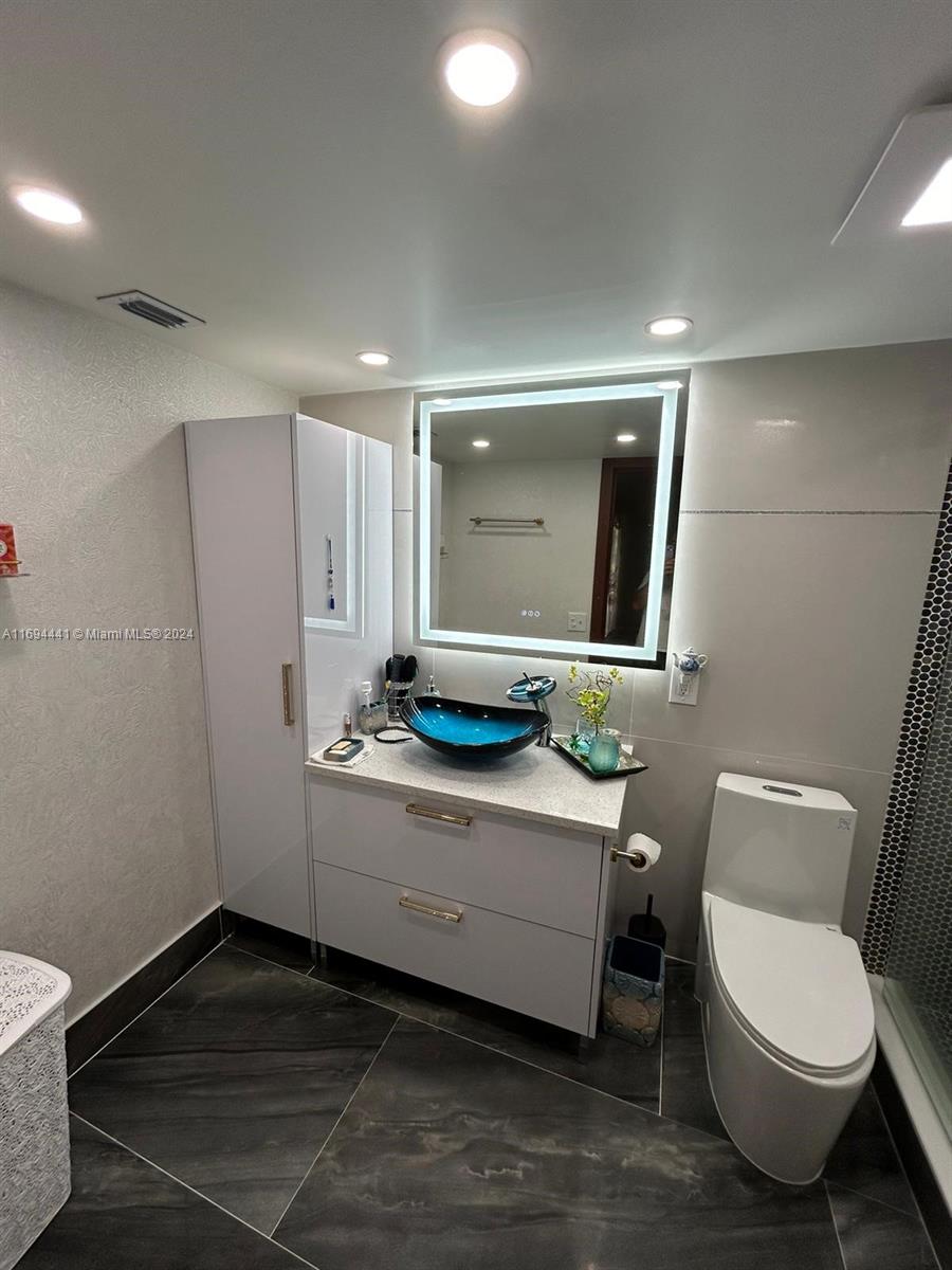 ANTIGUA VILLAGE I E CONDO - Residential Lease