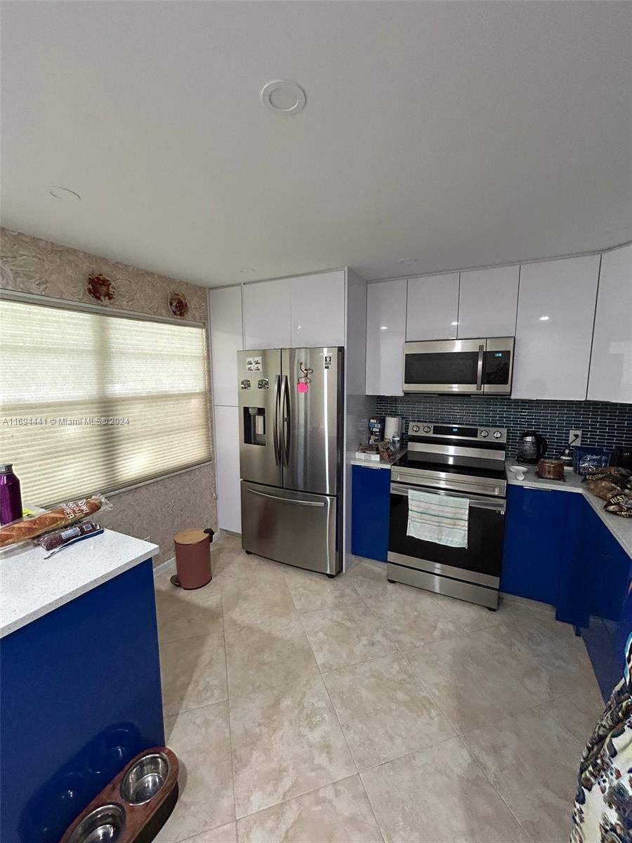 ANTIGUA VILLAGE I E CONDO - Residential Lease