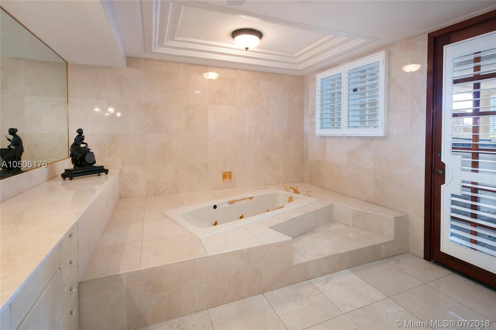 OCEANSIDE @ FISHER ISL CO - Residential