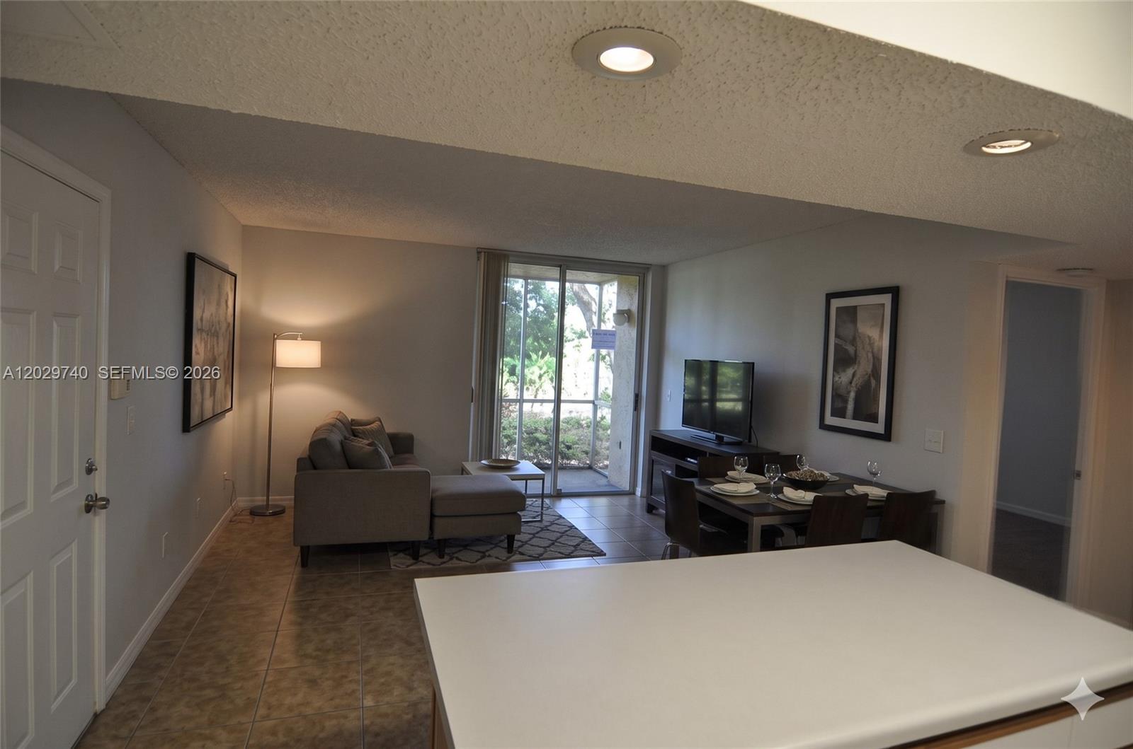 WINDWARD LAKES CONDO - Residential