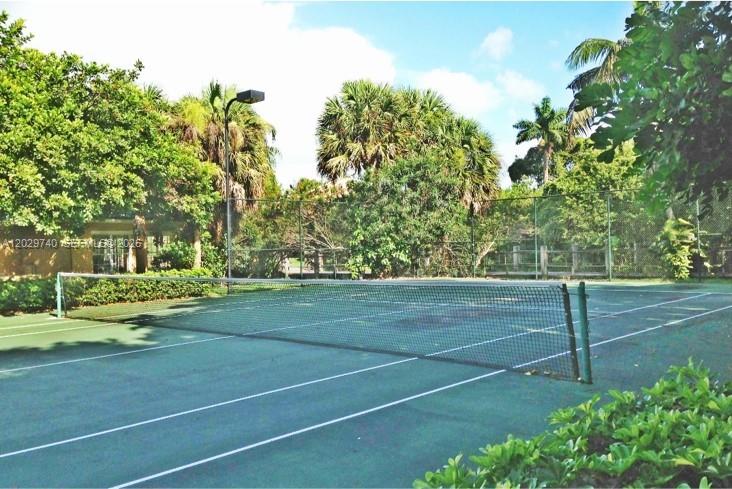 WINDWARD LAKES CONDO - Residential