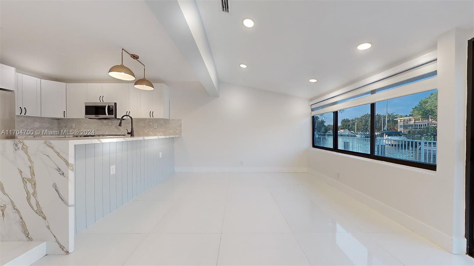 RIO NUEVO ISLE - Residential Lease
