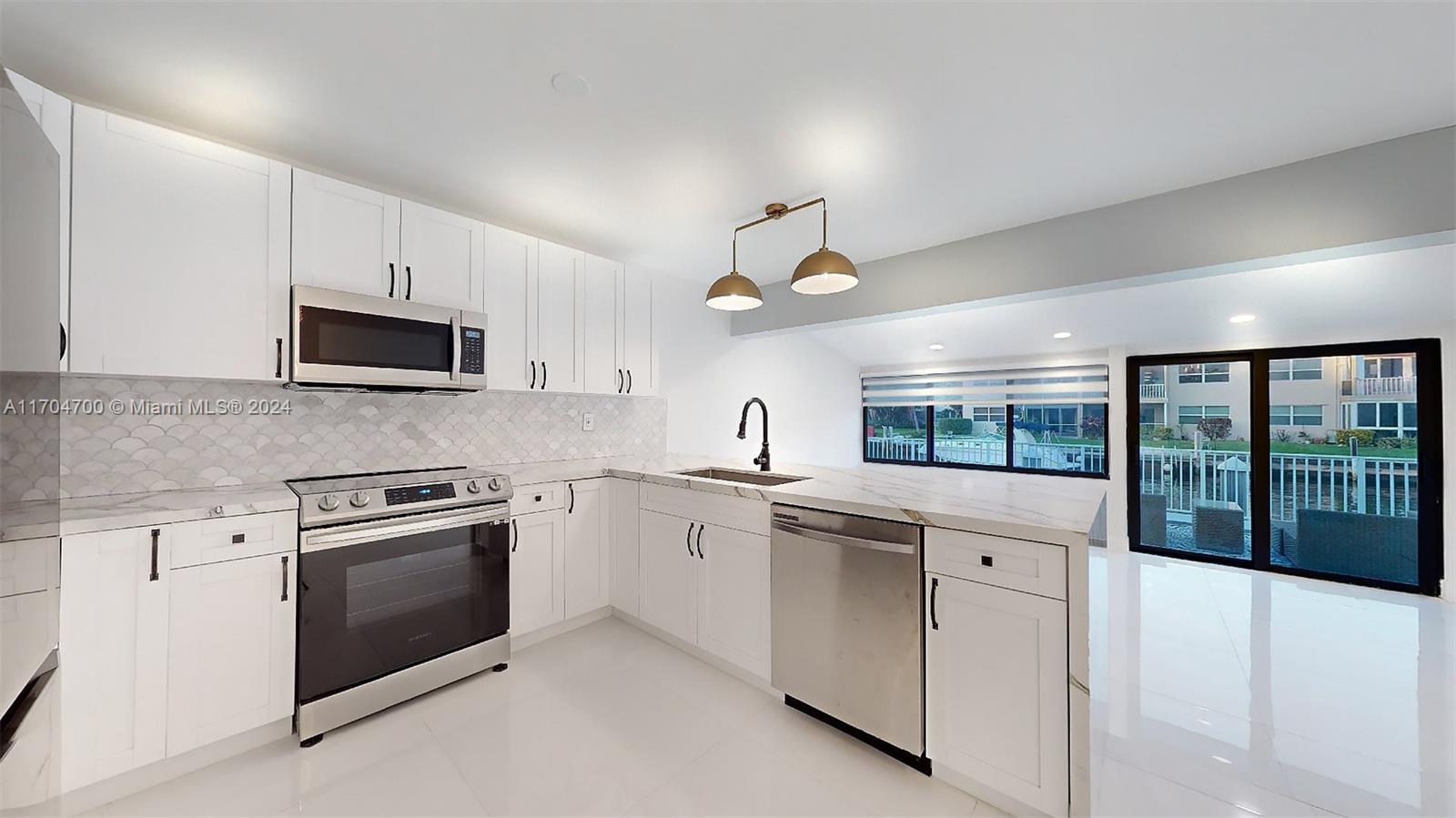 RIO NUEVO ISLE - Residential Lease