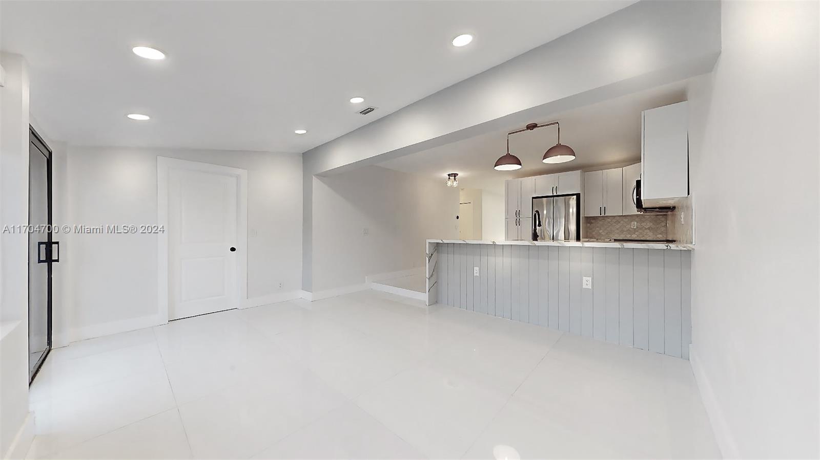 RIO NUEVO ISLE - Residential Lease