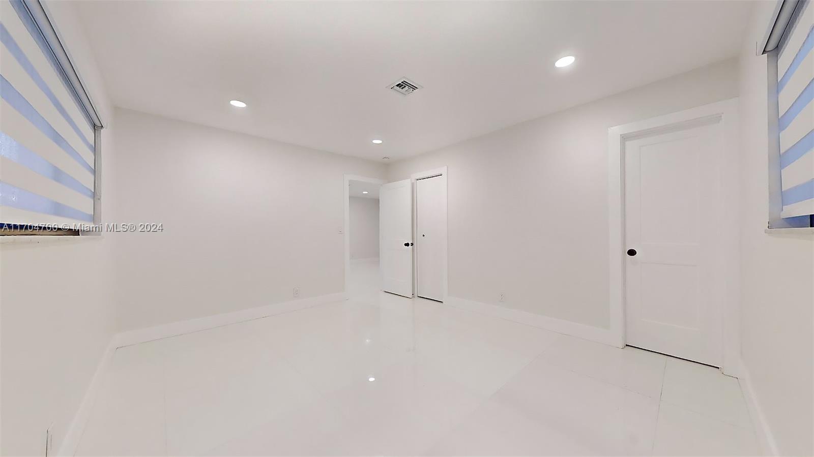 RIO NUEVO ISLE - Residential Lease