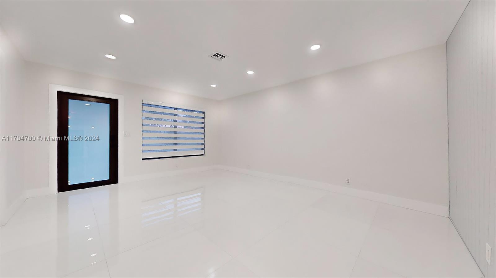 RIO NUEVO ISLE - Residential Lease
