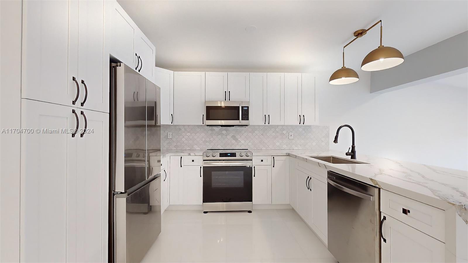 RIO NUEVO ISLE - Residential Lease