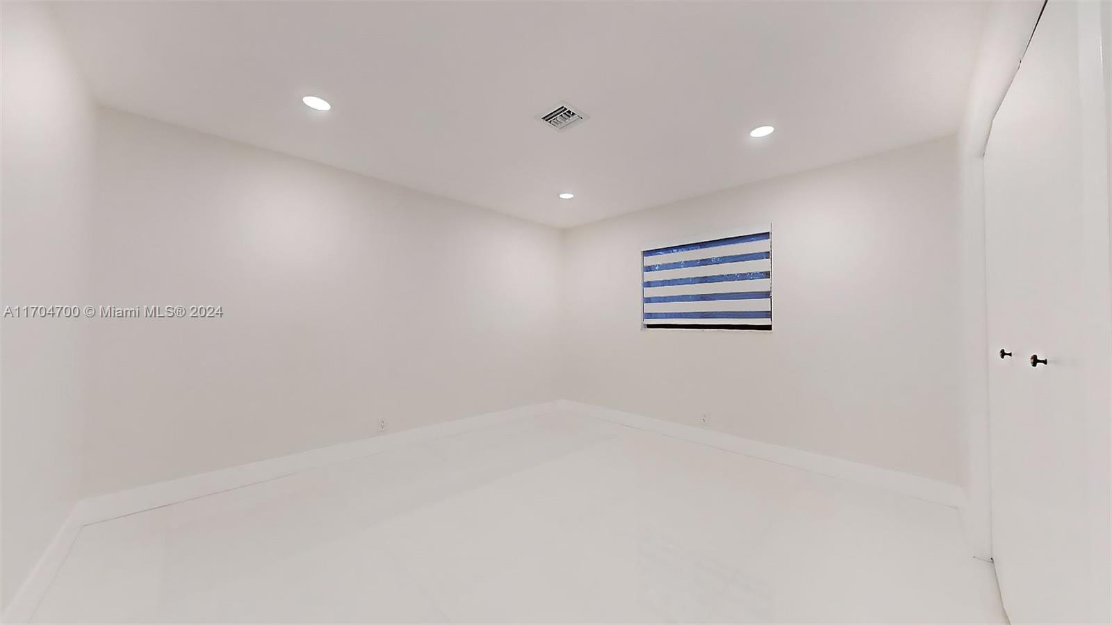 RIO NUEVO ISLE - Residential Lease