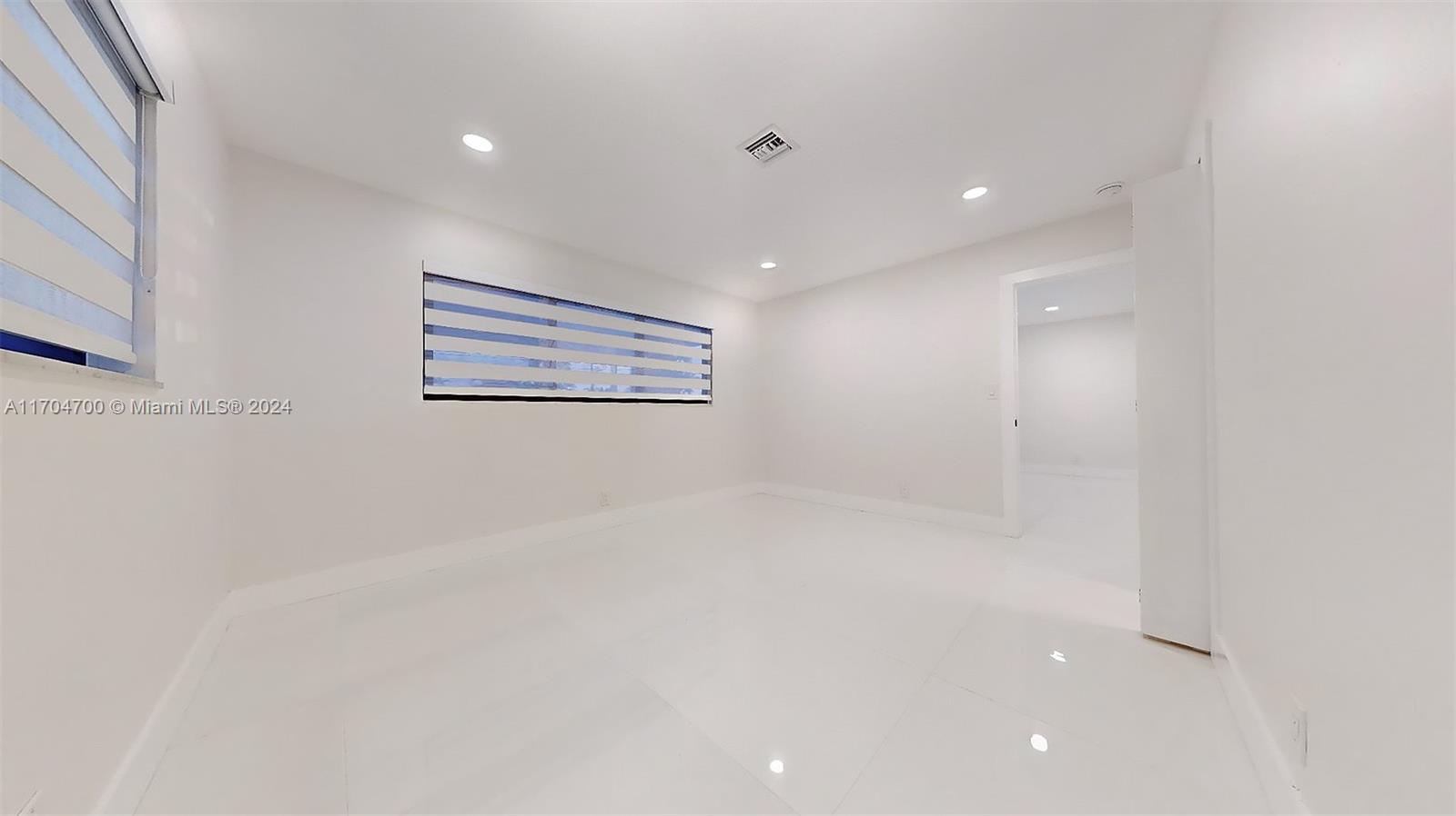 RIO NUEVO ISLE - Residential Lease