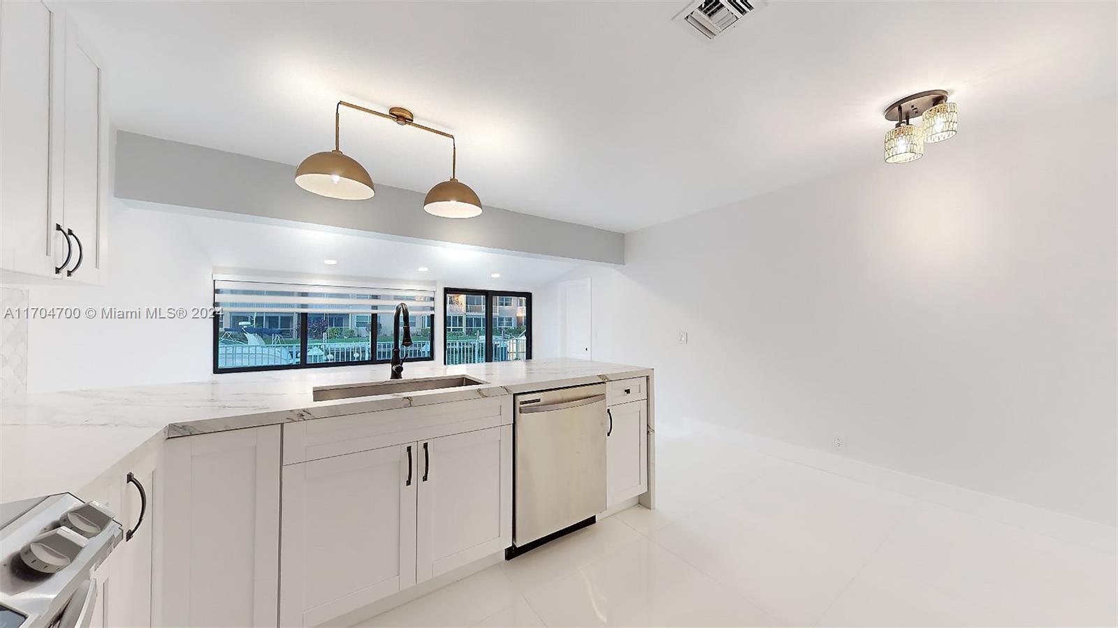 RIO NUEVO ISLE - Residential Lease
