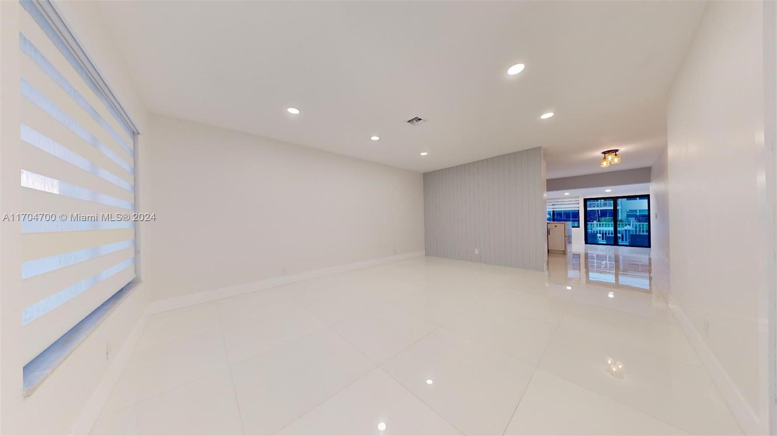 RIO NUEVO ISLE - Residential Lease