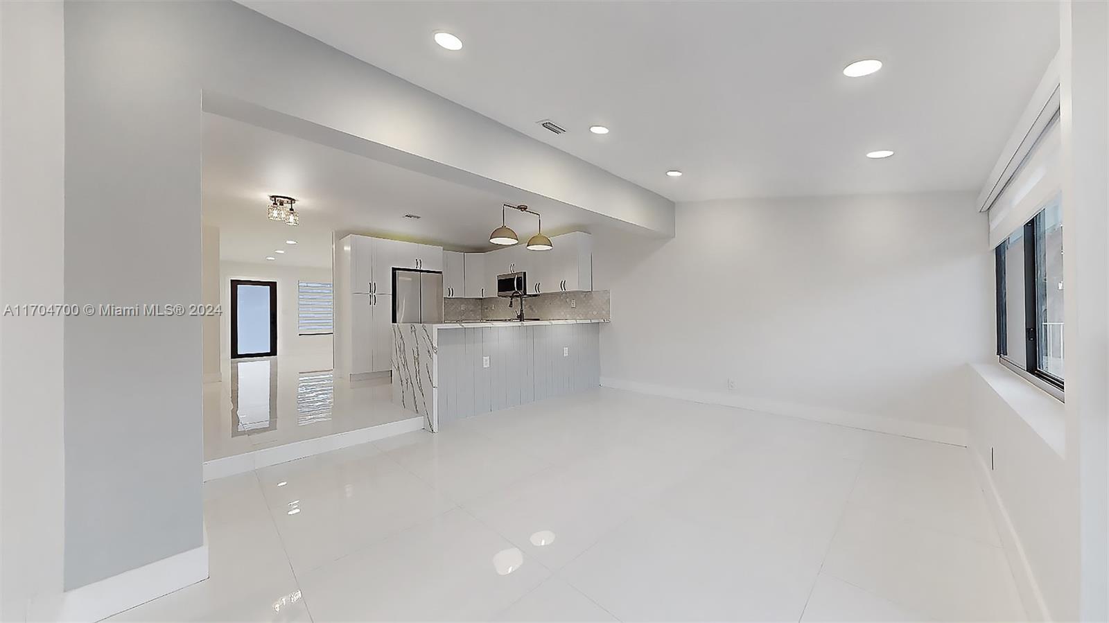 RIO NUEVO ISLE - Residential Lease