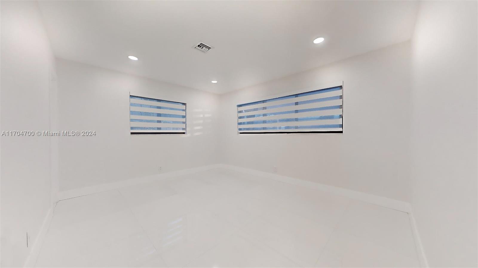 RIO NUEVO ISLE - Residential Lease
