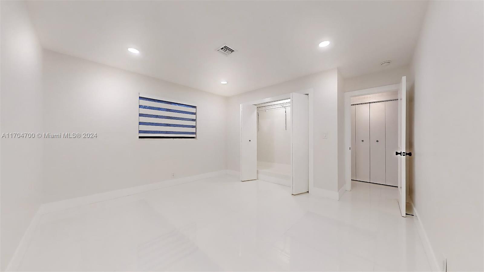 RIO NUEVO ISLE - Residential Lease