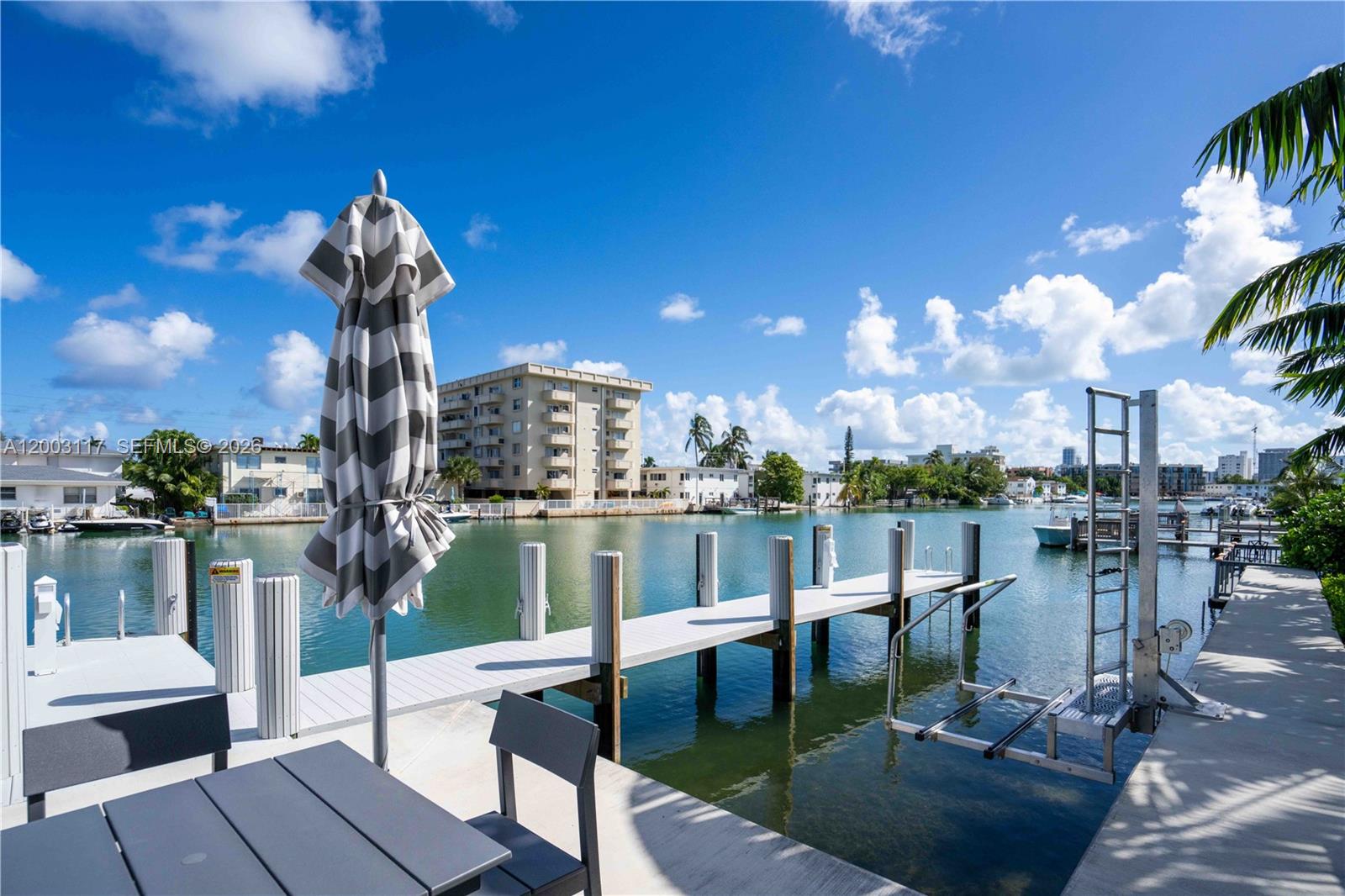 BISCAYNE BCH SUB - Land