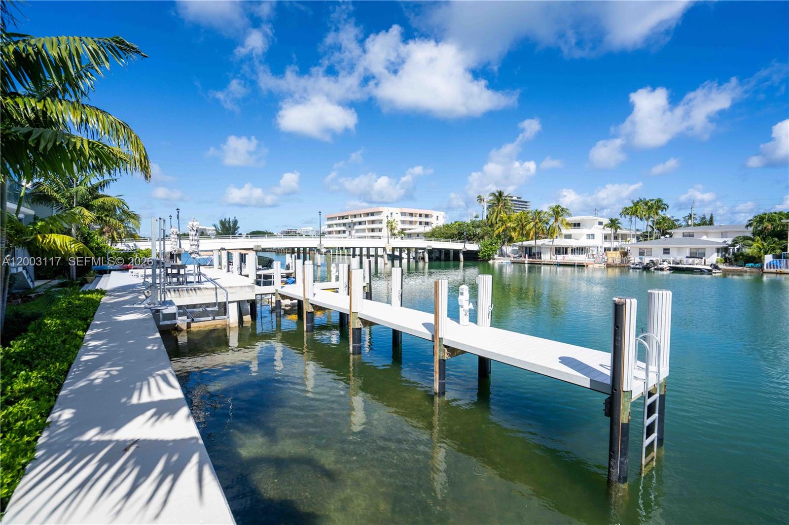 BISCAYNE BCH SUB - Land