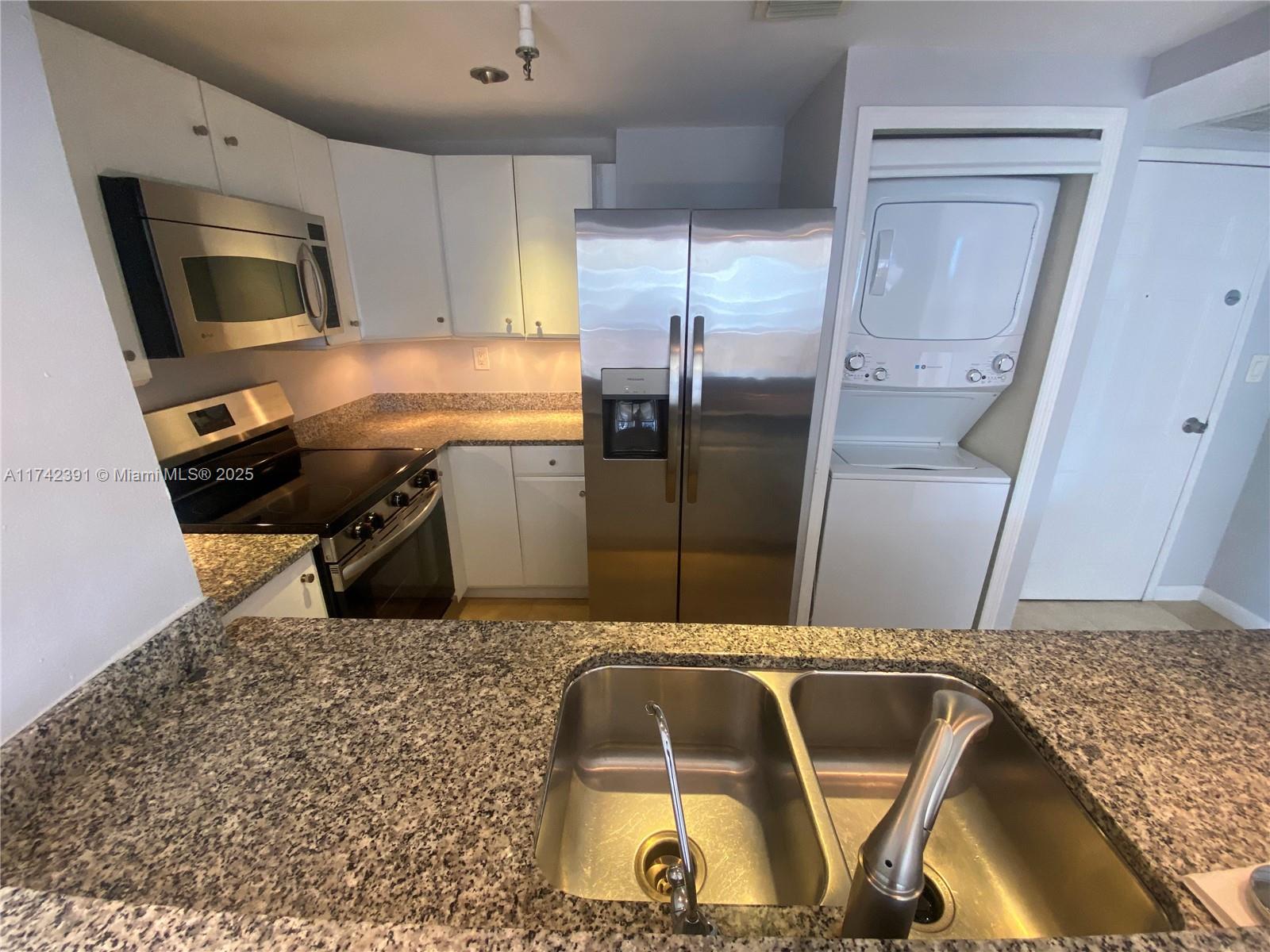 BRICKELL KEY II CONDO - Residential Lease