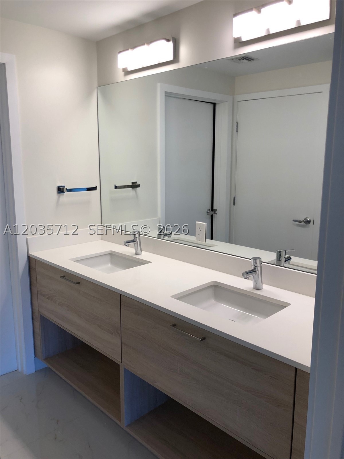 THE HARBOUR SOUTH CONDO - Residential Lease