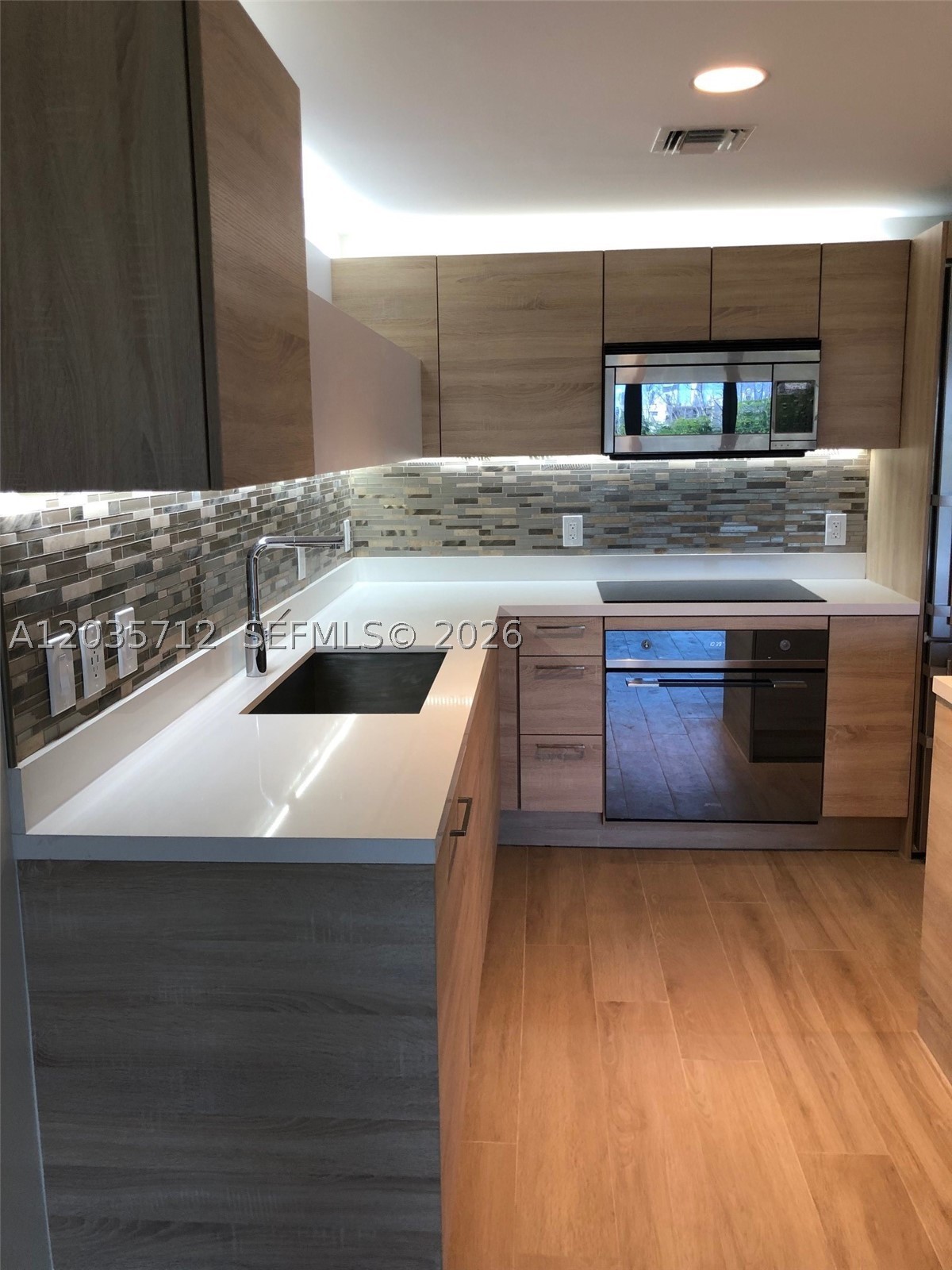 THE HARBOUR SOUTH CONDO - Residential Lease