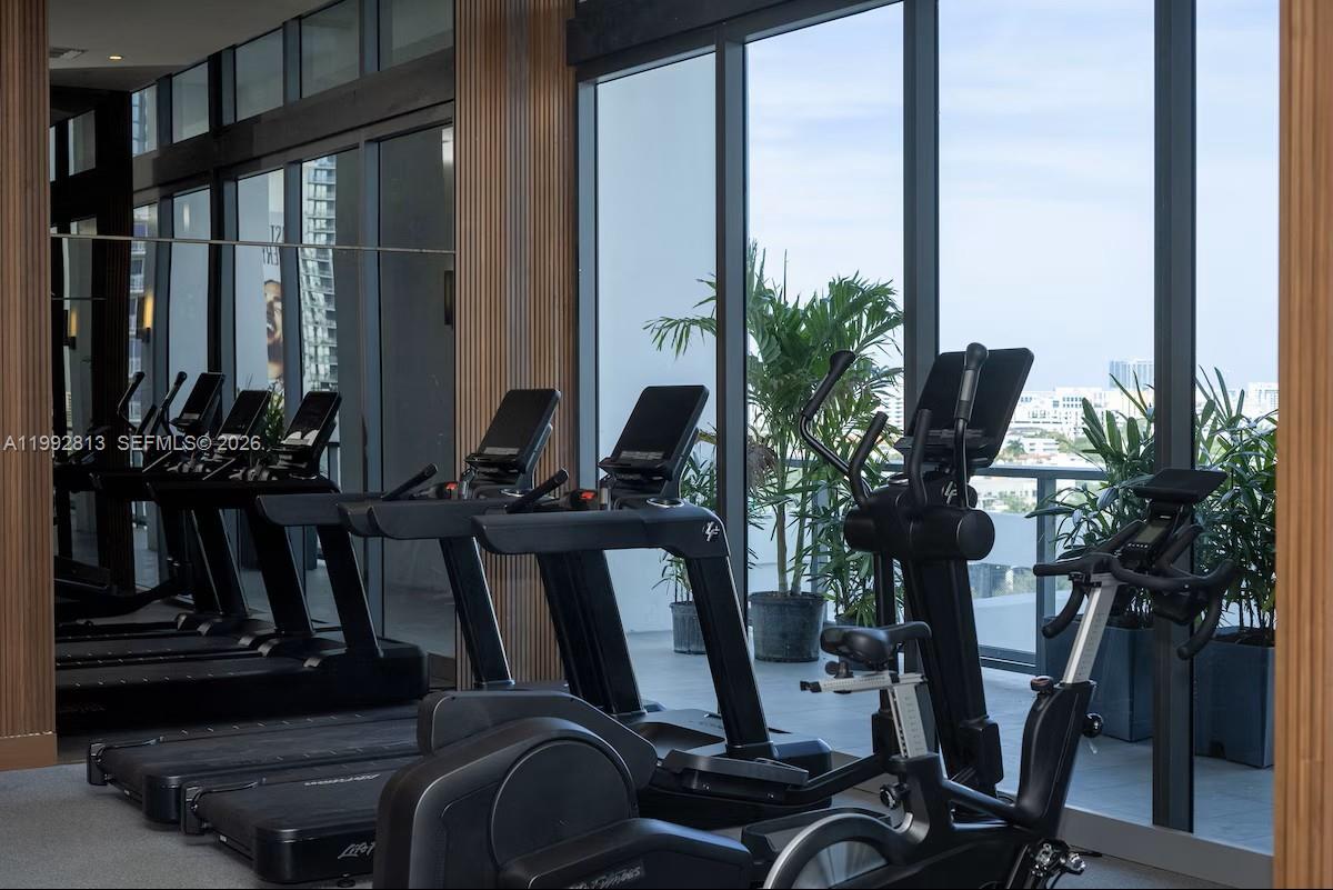 SMART BRICKELL - Residential