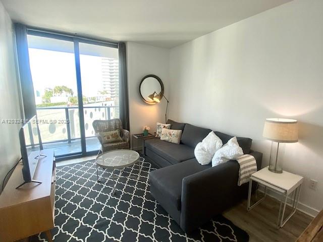 PARAISO BAYVIEWS CONDO - Residential