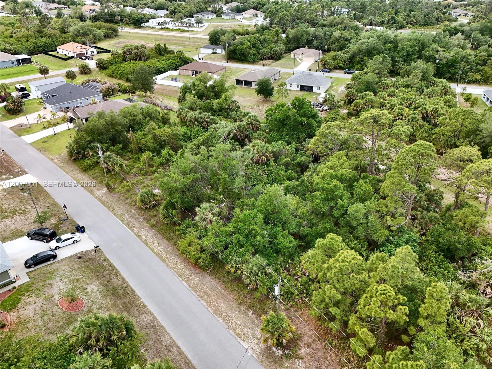 PORT CHARLOTTE - Land