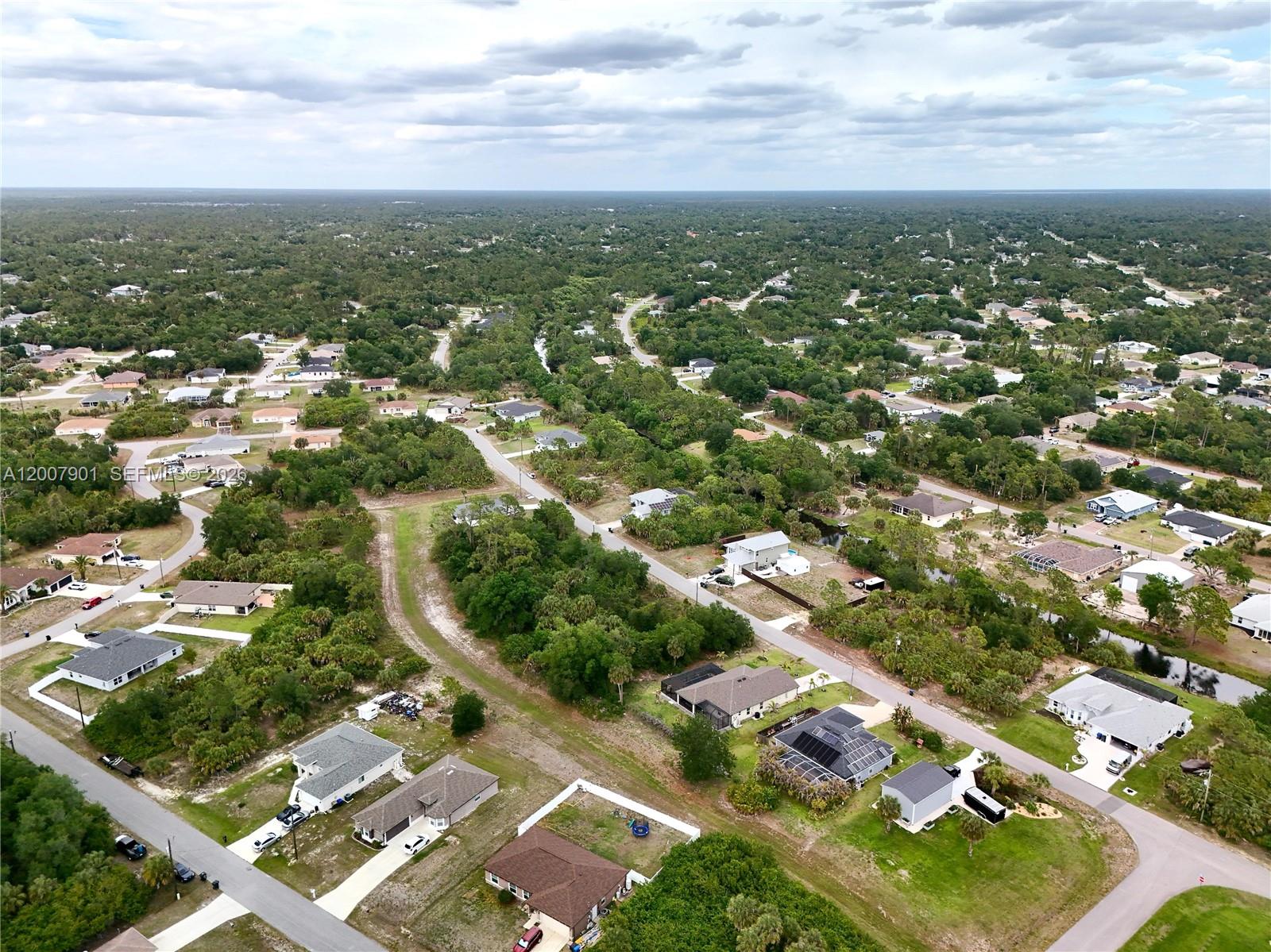 PORT CHARLOTTE - Land