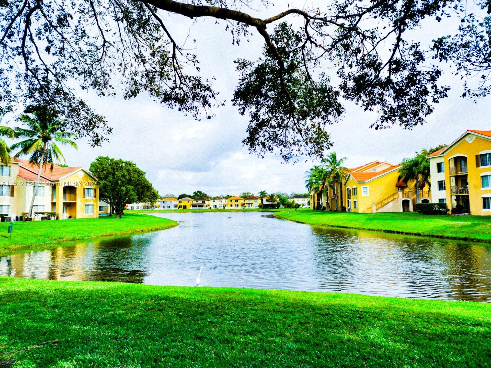 EMERALD ISLE AT LAGUNA LA - Residential