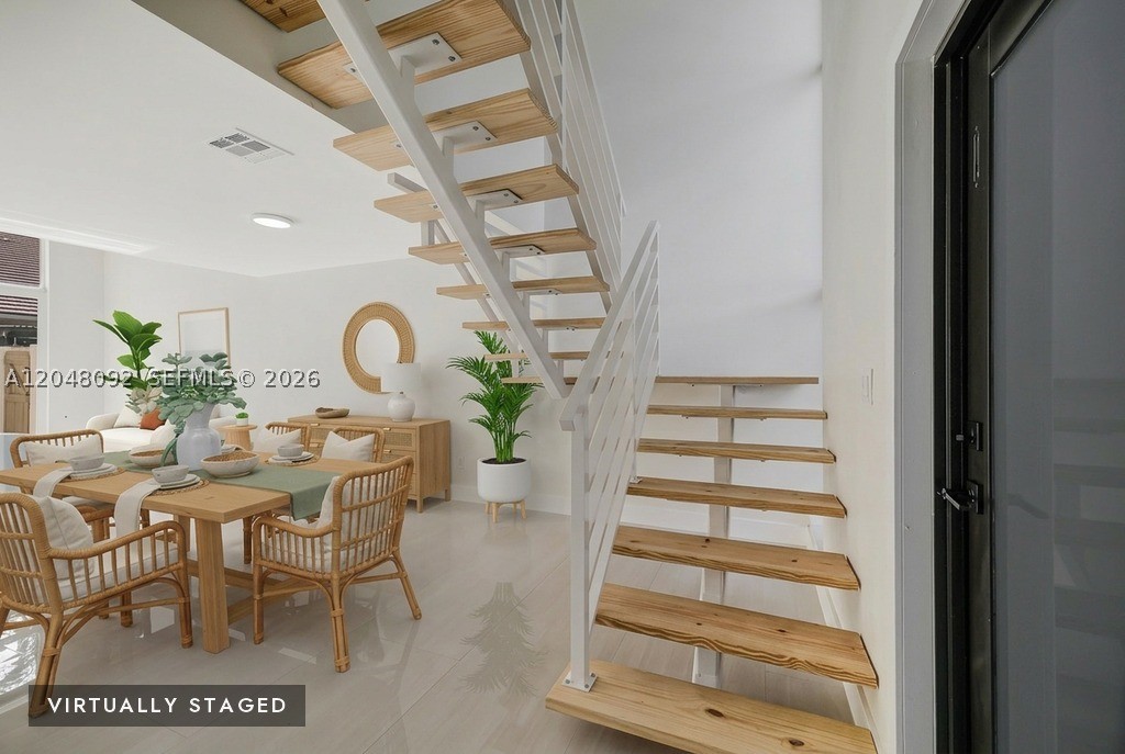 LENOX WOODS - Residential