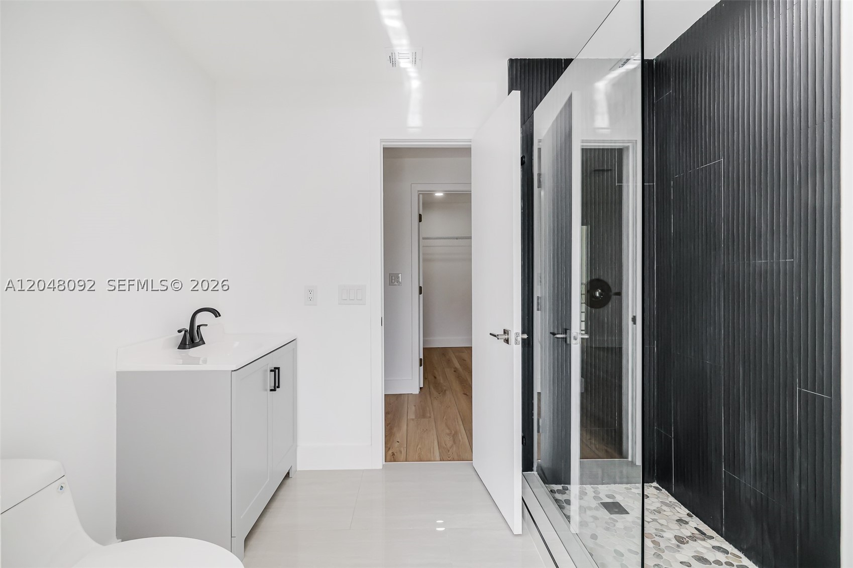 LENOX WOODS - Residential