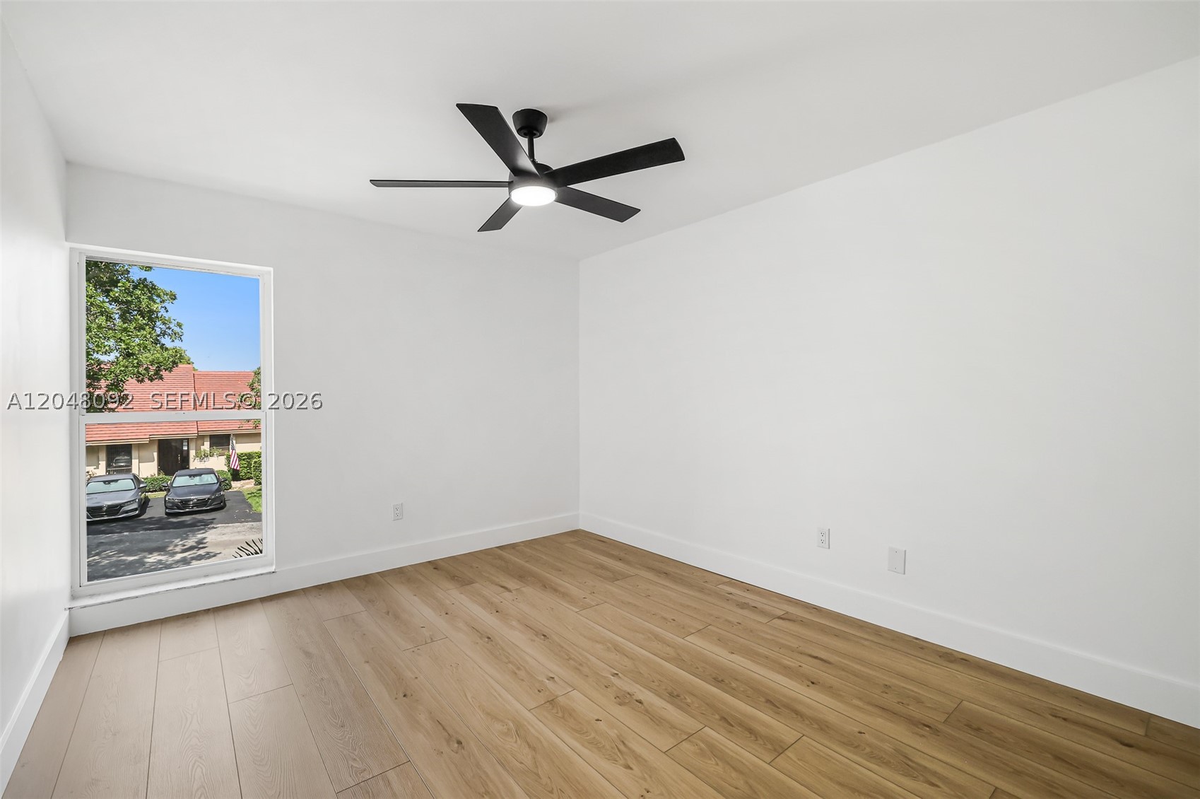LENOX WOODS - Residential